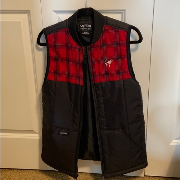 Flag nor fail vest - Picture 1 of 3
